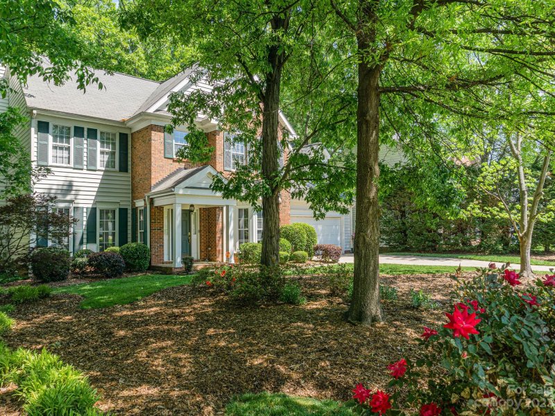 Property image 3 at 10307 Billingham Drive, Charlotte, NC 28269