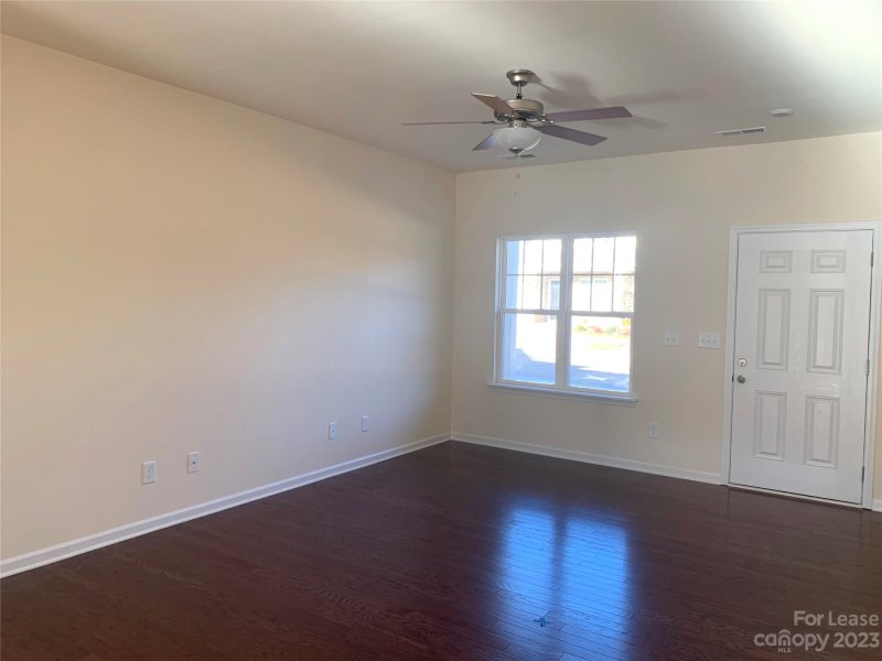 Property image 3 at 5005 Spring Arbor Lane, Charlotte, NC 28213