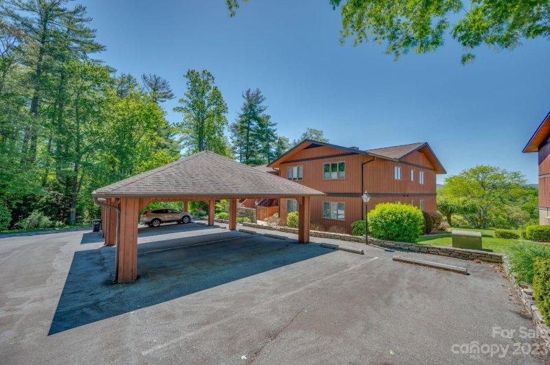 Property image 4 at 100 2 Bent Tree Drive, Hendersonville, NC 28739