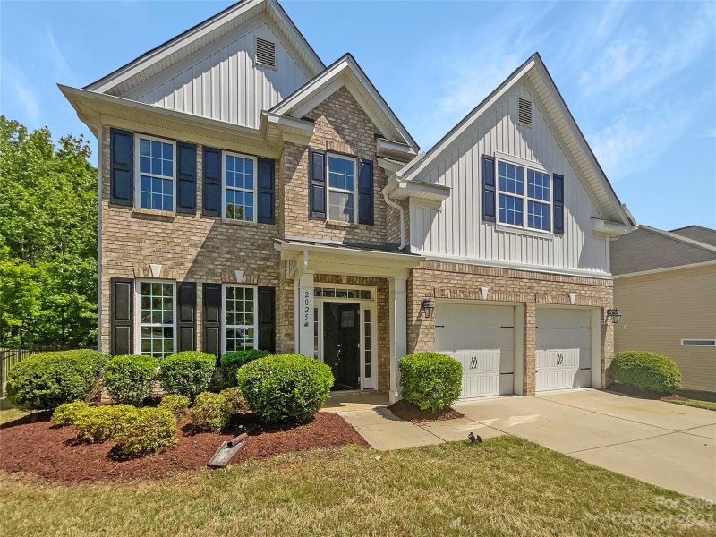 2025 Lakebridge Drive