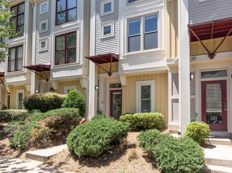 Property image 2 at 1051 Park West Drive, Charlotte, NC 28209