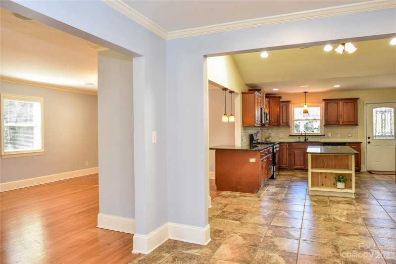 Property image 4 at 1643 Medford Drive, Charlotte, NC 28205