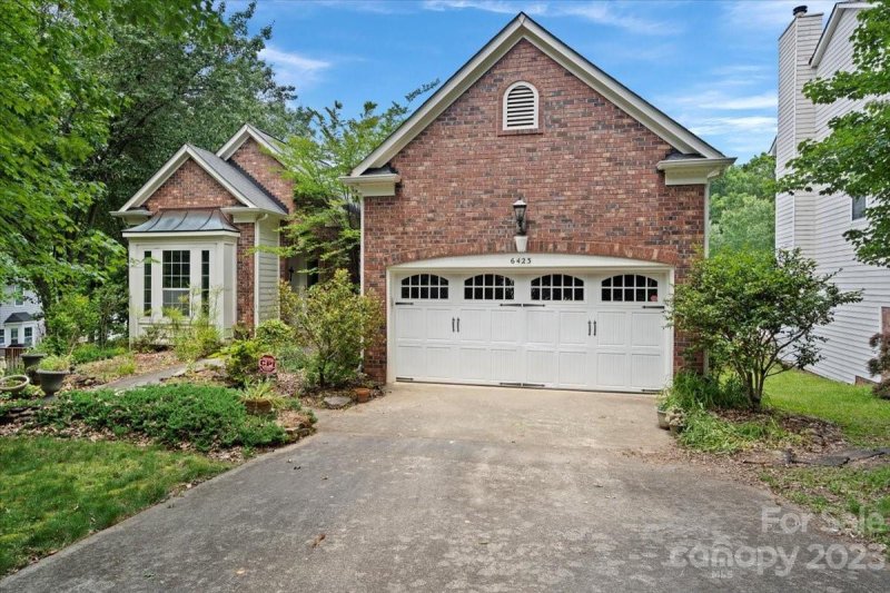 Property image 3 at 6423 Summertree Lane, Charlotte, NC 28270