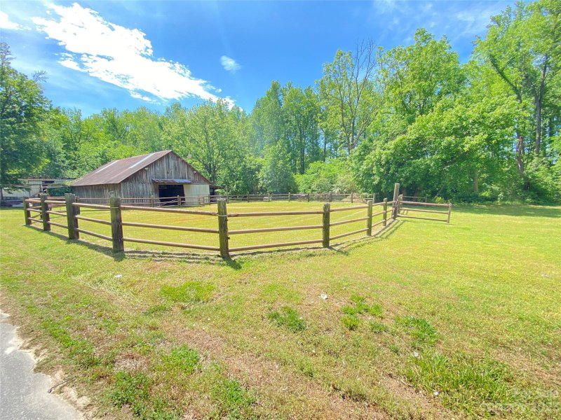 Property image 2 at 1409 Mason Street, Kannapolis, NC 28081