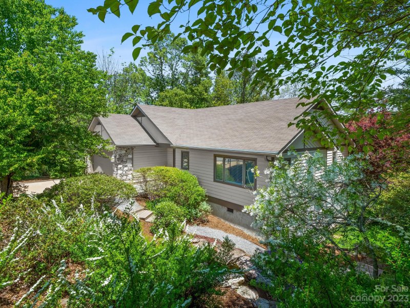 17 Zachary Ridge Road