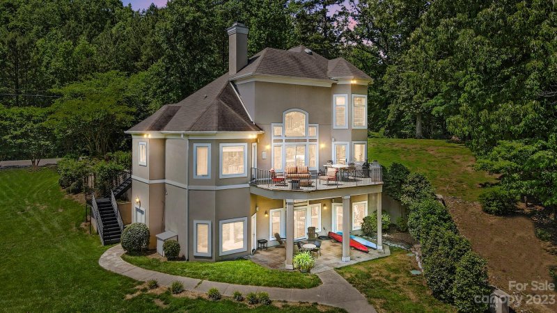 Property image 2 at 142 Normandy Road, Mooresville, NC 28117