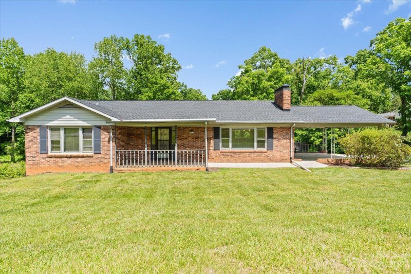 5512 Pine Lake Court