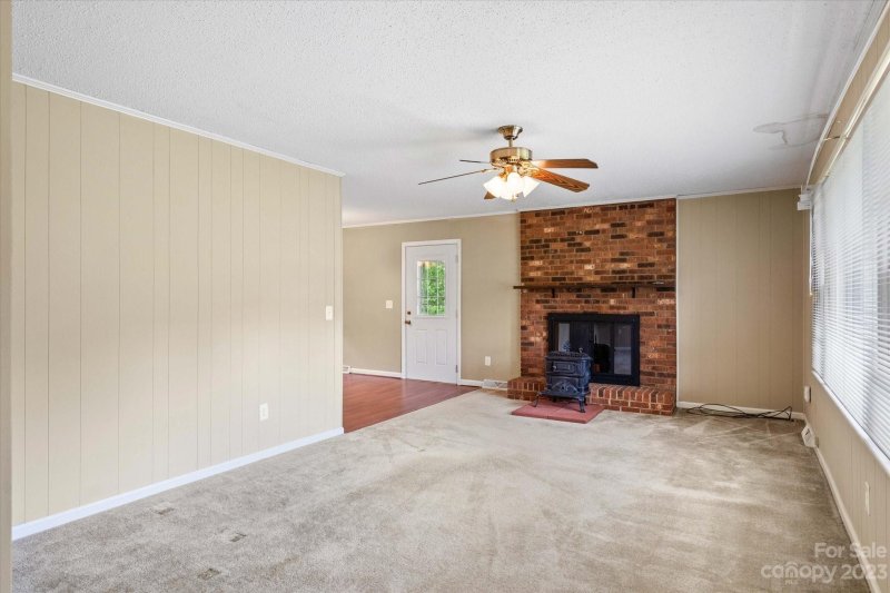 Property image 4 at 5512 Pine Lake Court, Hickory, NC 28601