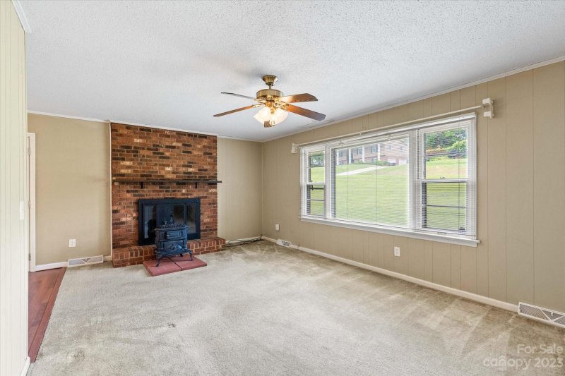 Property image 5 at 5512 Pine Lake Court, Hickory, NC 28601