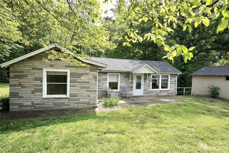 Property image 3 at 513 Henry Street, Belmont, NC 28012