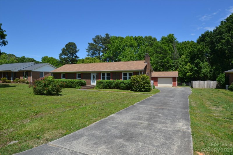 Property image 3 at 15109 Catawba Circle, Matthews, NC 28104