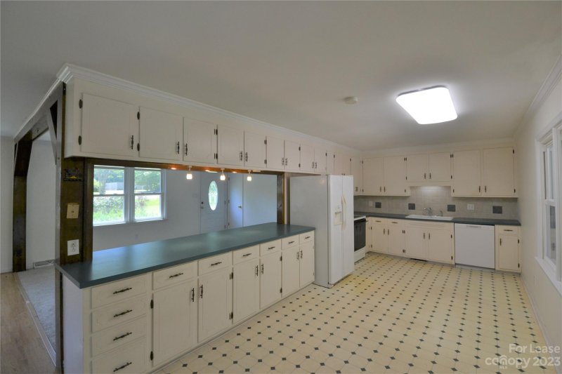 Property image 4 at 15109 Catawba Circle, Matthews, NC 28104