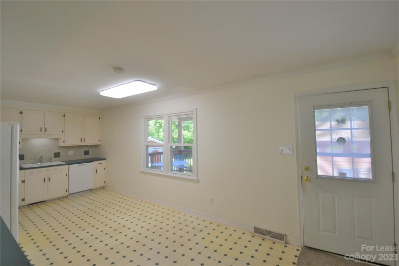 Property image 5 at 15109 Catawba Circle, Matthews, NC 28104