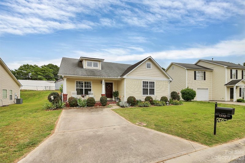 Property image 2 at 1220 Bicycle Court, Gastonia, NC 28054