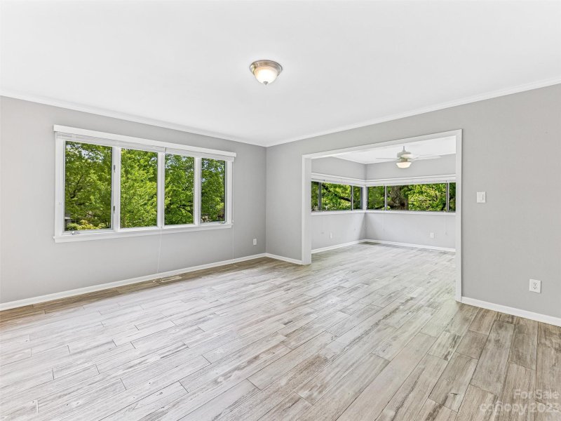 Property image 5 at 505 Crowfields Lane, Asheville, NC 28803