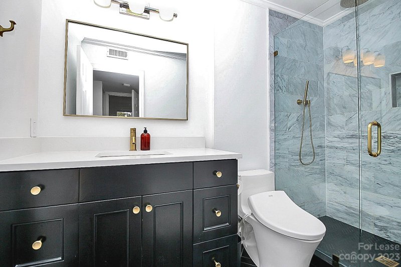 Property image 3 at 425 Church Street, Charlotte, NC 28202