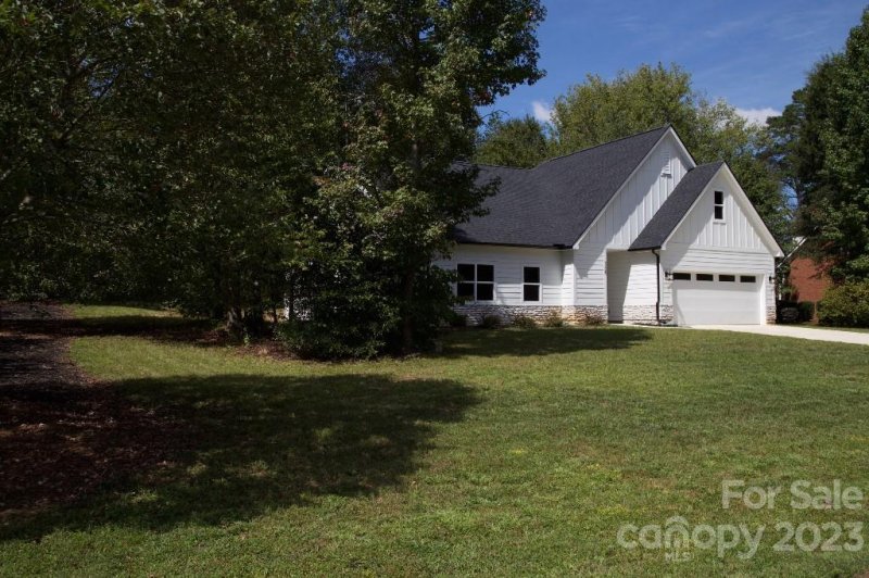Property image 2 at 738 St Andrews Road, Statesville, NC 28625
