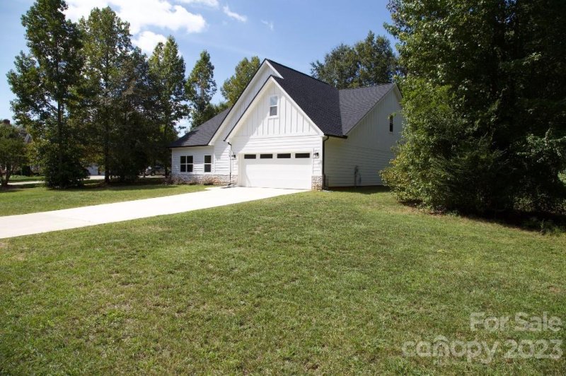 Property image 3 at 738 St Andrews Road, Statesville, NC 28625