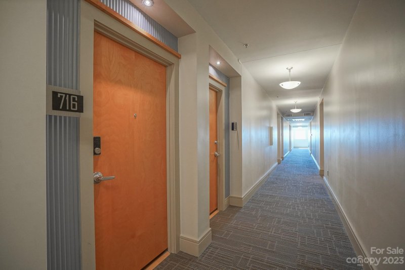 Property image 3 at 505 E 6th Street, Charlotte, NC 28202