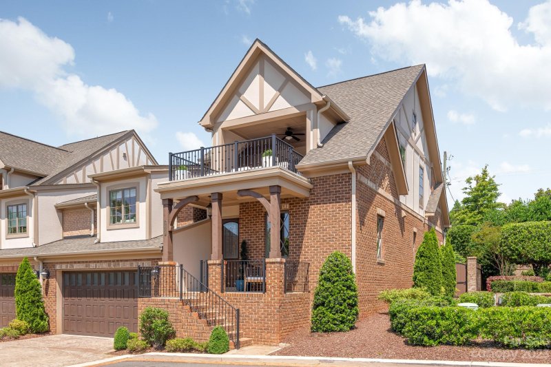 2620 Horn Point Court