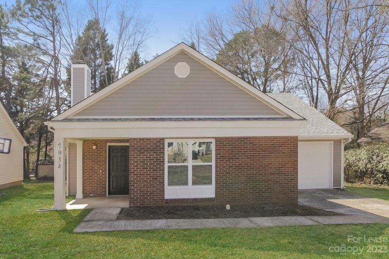 Property image 3 at 7934 Latchington Court, Charlotte, NC 28227