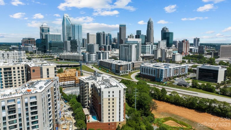 Property image 2 at 701 Royal Court, Charlotte, NC 28202