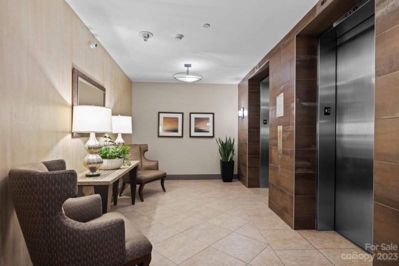 Property image 4 at 701 Royal Court, Charlotte, NC 28202