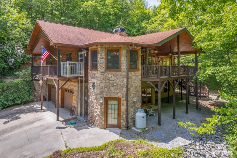 160 S Falls Creek Drive