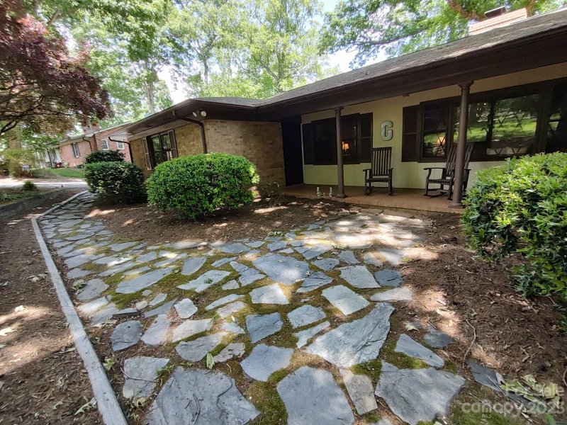 Property image 2 at 704 3rd Avenue, Conover, NC 28613