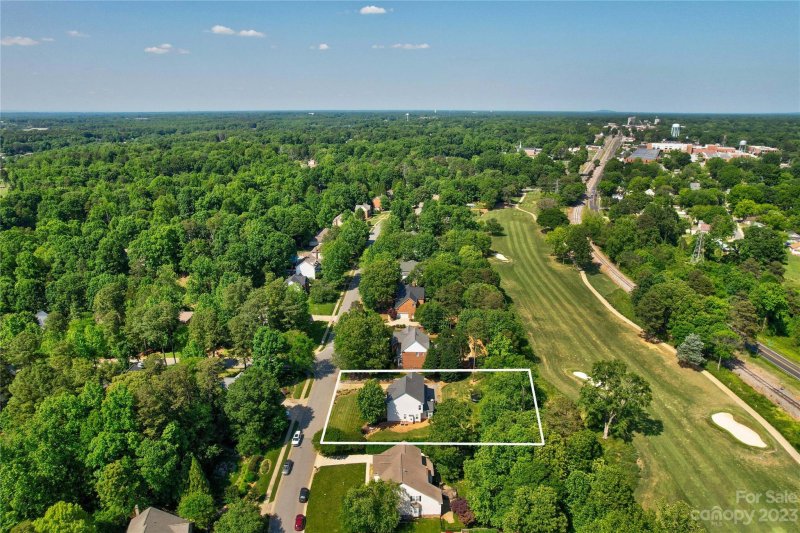 Property image 4 at 989 Muirfield Drive, Mooresville, NC 28115