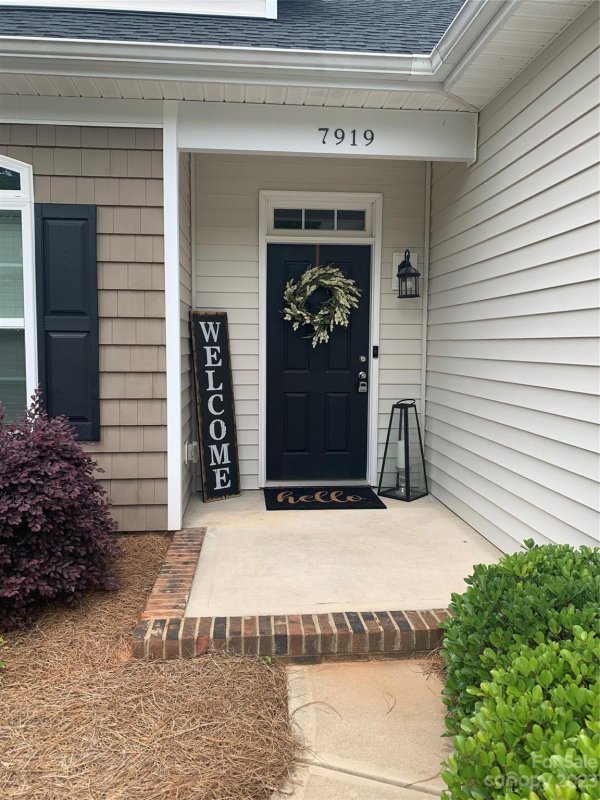 Property image 3 at 7919 Sally Clark Drive, Denver, NC 28037