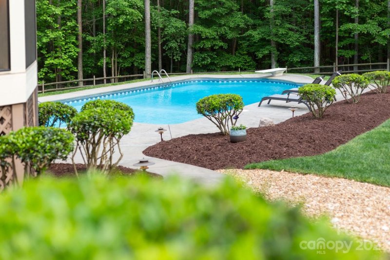 Property image 4 at 8929 Radford Court, Sherrills Ford, NC 28673