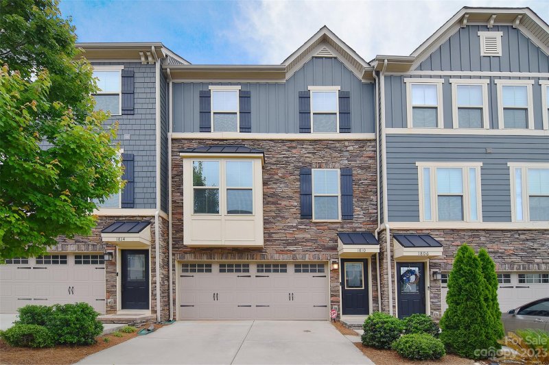 Property image 2 at 1810 Shumard Lane, Charlotte, NC 28205