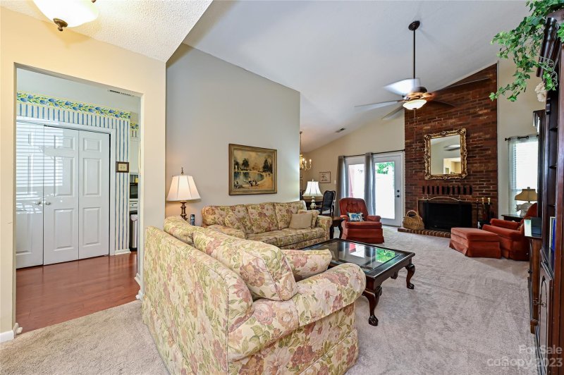 Property image 4 at 861 Sardis Cove Drive, Charlotte, NC 28270