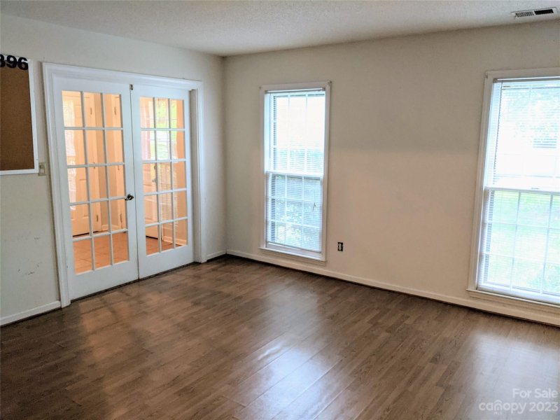 Property image 5 at 7206 Canyon Drive, Charlotte, NC 28262