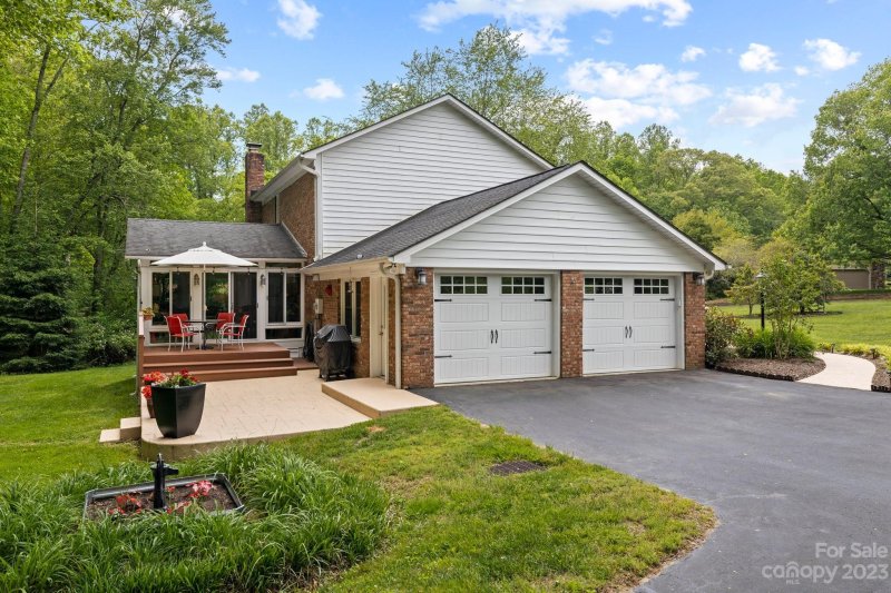 Property image 4 at 208 Lichen Lane, Hendersonville, NC 28791