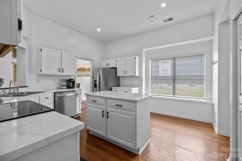 Property image 3 at 10016 Ashley Farm Drive, Matthews, NC 28105