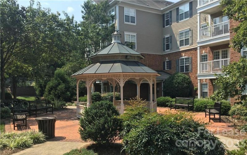 Property image 4 at 3232 Margellina Drive, Charlotte, NC 28210