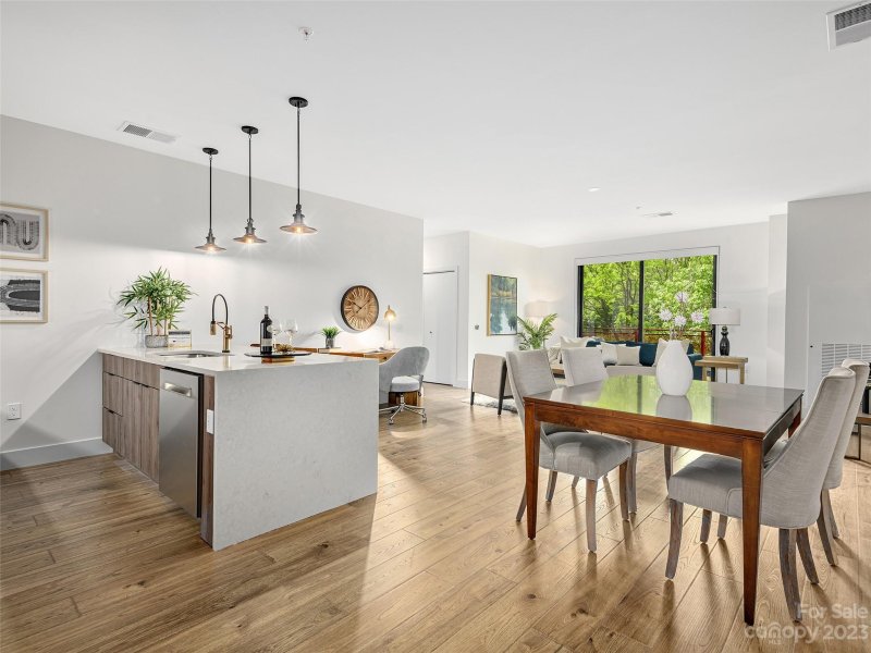 Property image 2 at 68 Craven Street, Asheville, NC 28806