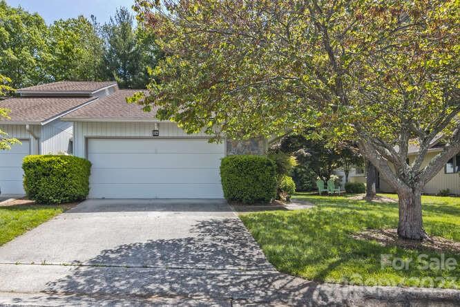 Property image 3 at 112 Cloverleaf Lane, Asheville, NC 28803