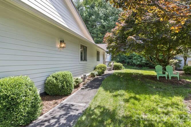 Property image 5 at 112 Cloverleaf Lane, Asheville, NC 28803
