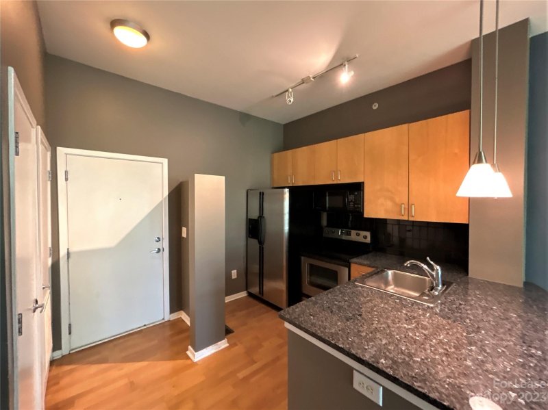 Property image 2 at 2125 Southend Drive, Charlotte, NC 28203