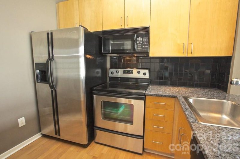 Property image 3 at 2125 Southend Drive, Charlotte, NC 28203