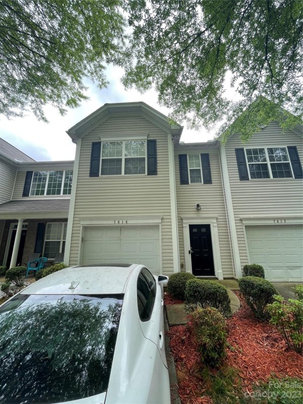 Property image 2 at 7616 Abigail Glen Drive, Charlotte, NC 28212
