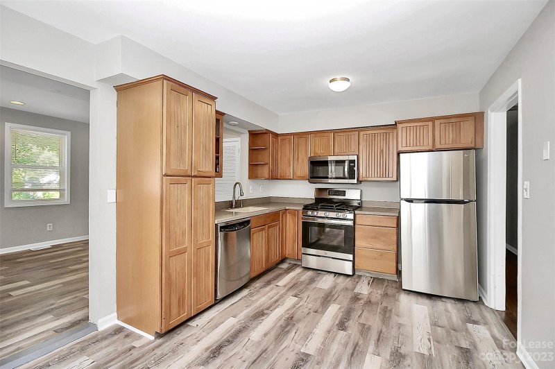 Property image 4 at 3326 Dalecrest Drive, Charlotte, NC 28269