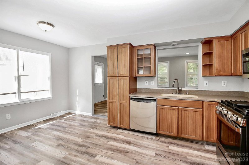 Property image 5 at 3326 Dalecrest Drive, Charlotte, NC 28269