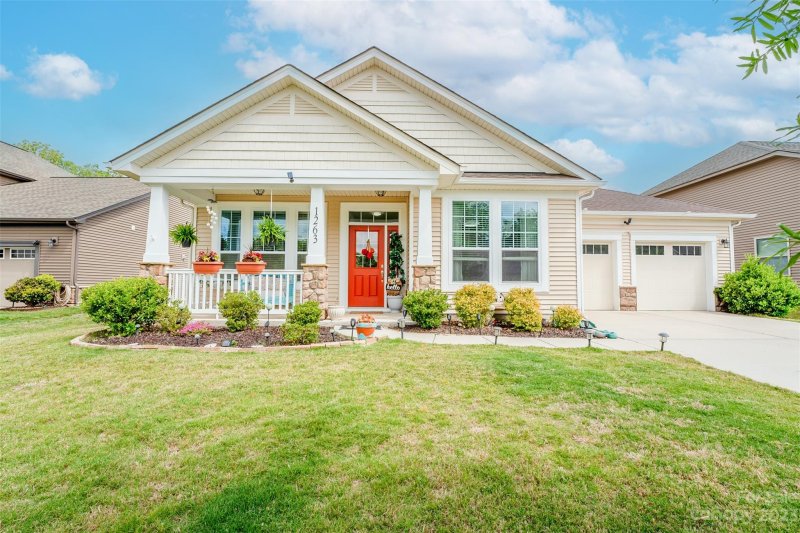 1263 Kings Grove Drive