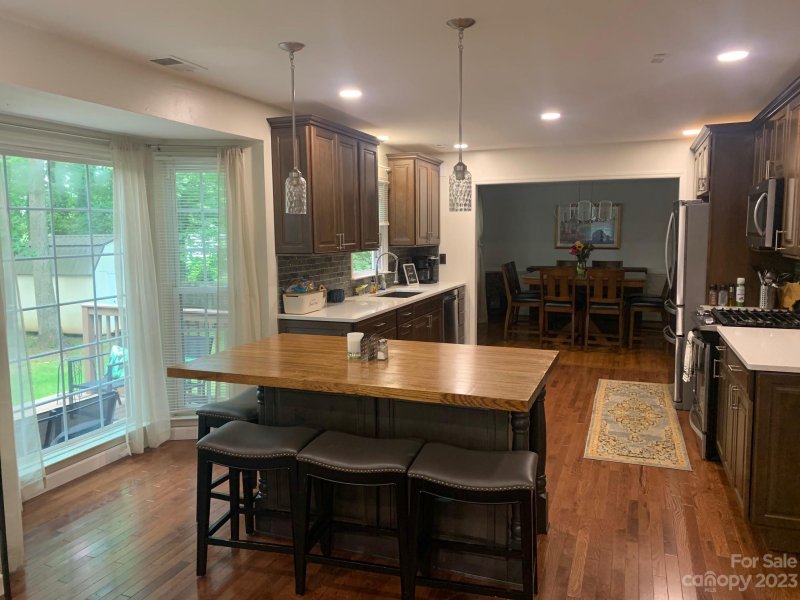 Property image 5 at 2141 Highland View Lane, Charlotte, NC 28214