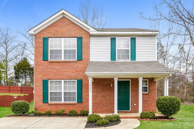 1212 Shenandoah Circle