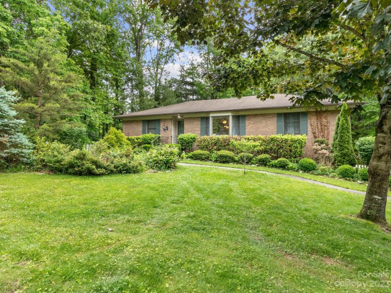 Property image 4 at 323 Deer Run, Hendersonville, NC 28739